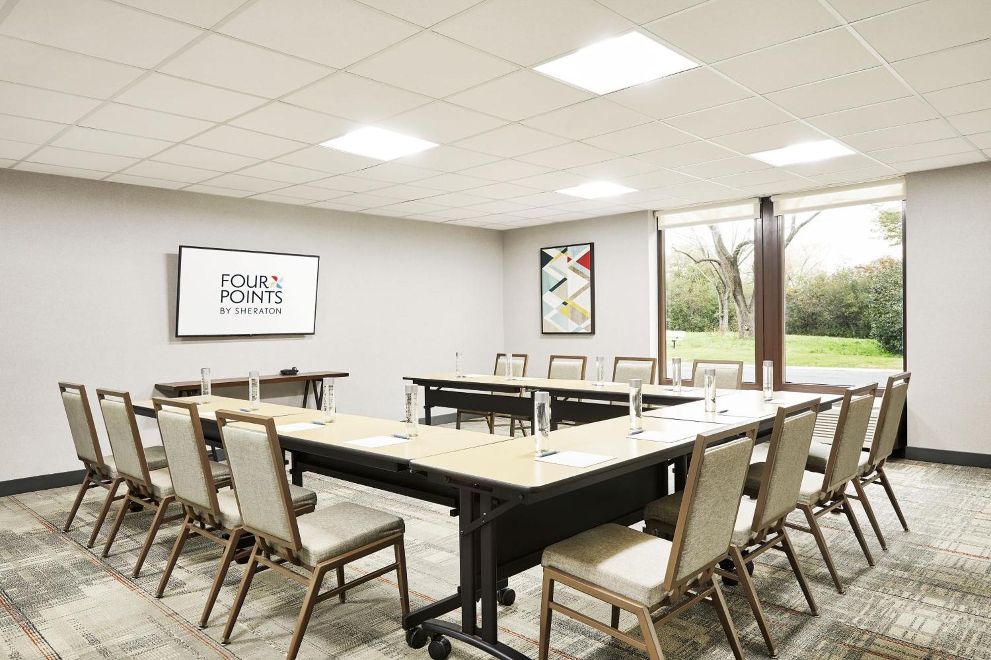 Four Points By Sheraton Chicago Westchester/Oak Brook Buitenkant foto